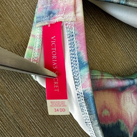 Victoria's Secret 34dd Multicolor pushup halter Bikini Top EUC - Picture 6 of 7